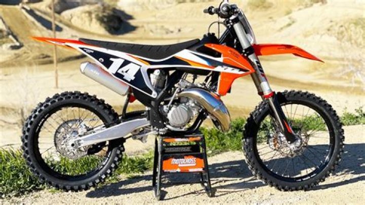 Are 125 2 strokes fast?