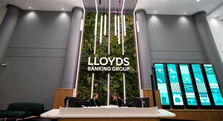 Are Lloyds pharmacy open on bank holidays?