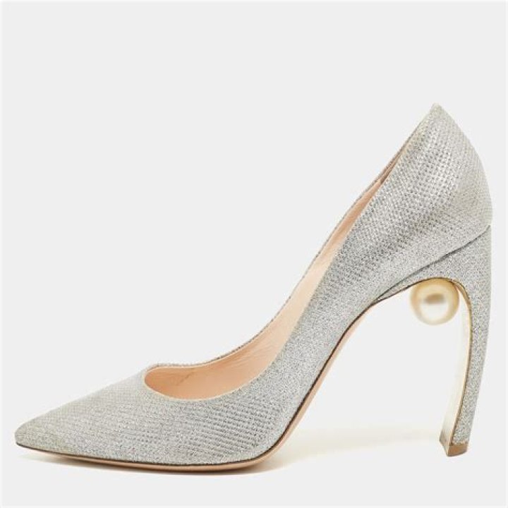 Are Nicholas Kirkwood shoes true to size?