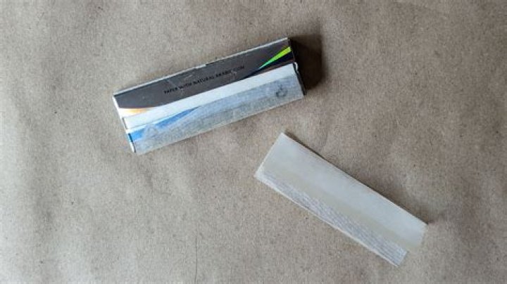 Are rolling papers tobacco?