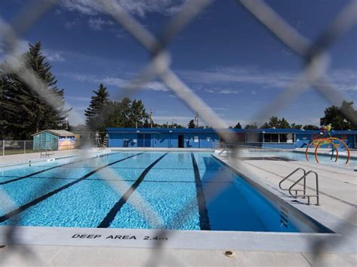 Are swimming pools closed in Calgary?