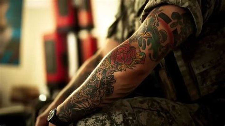 Are tattoos allowed in Navy?