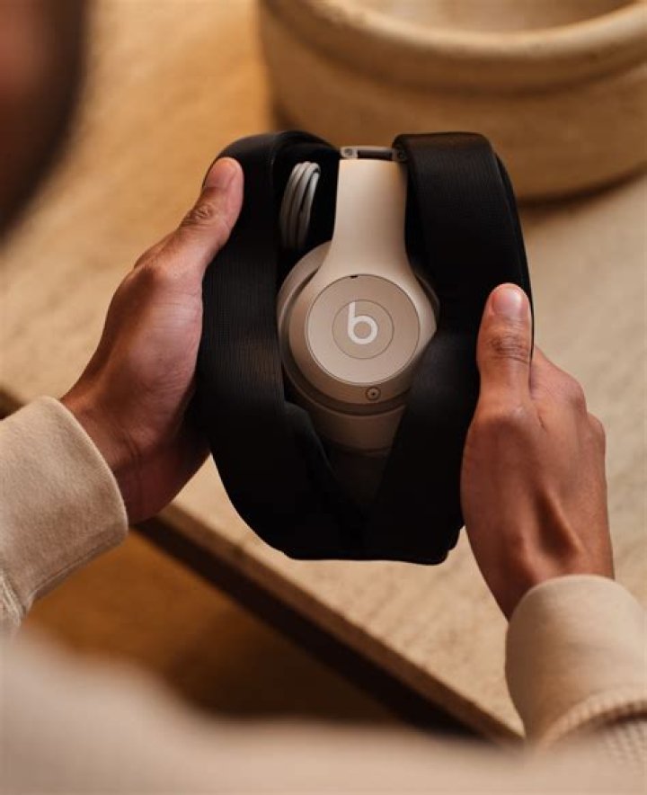 Are the Beats Studio 2 wireless?