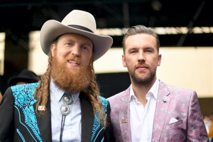 Are the brothers Osborne really brothers?