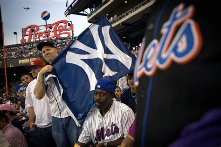 Are there more Yankees or Mets fans?