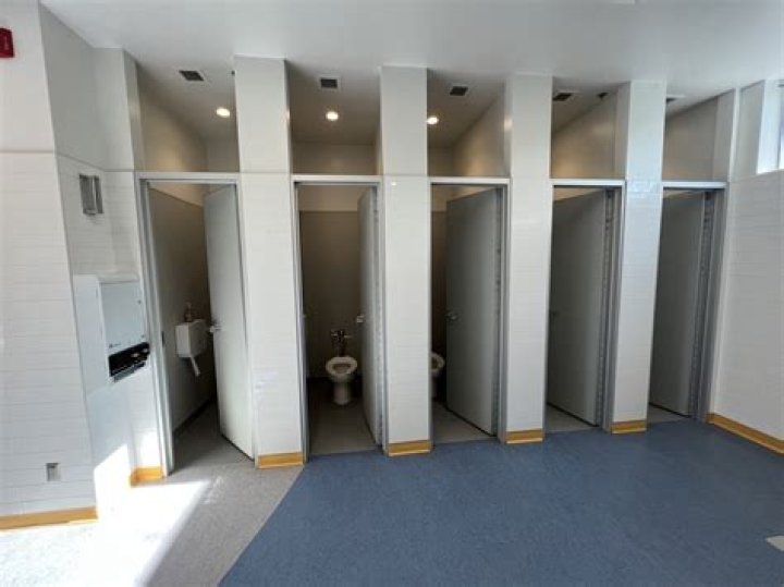 Are there washrooms at Burlington Beach?