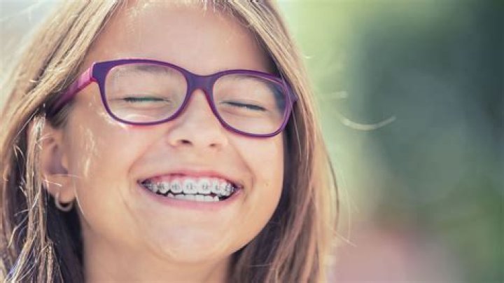 Can a 10 year old wear braces?