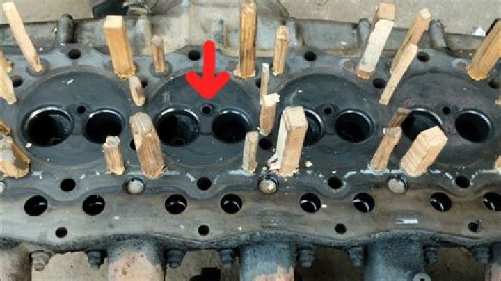 Can a damaged cylinder head be repaired?