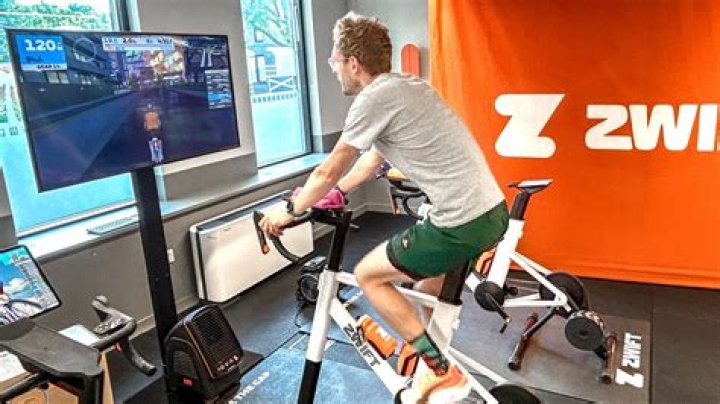 Can cyclist ride side by side in Singapore?