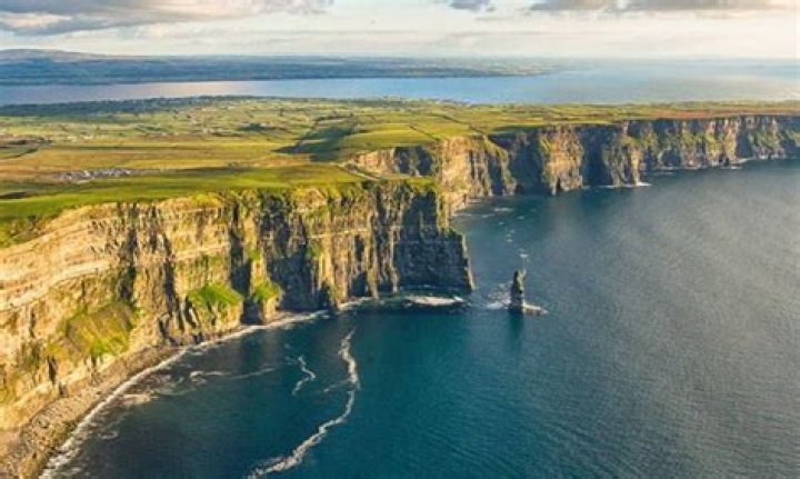 Can foreign lawyers practice in Ireland?
