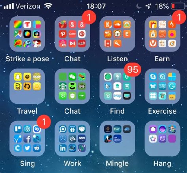 Can I arrange my apps in iTunes?