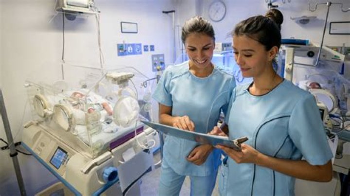Can I become a neonatal nurse online?