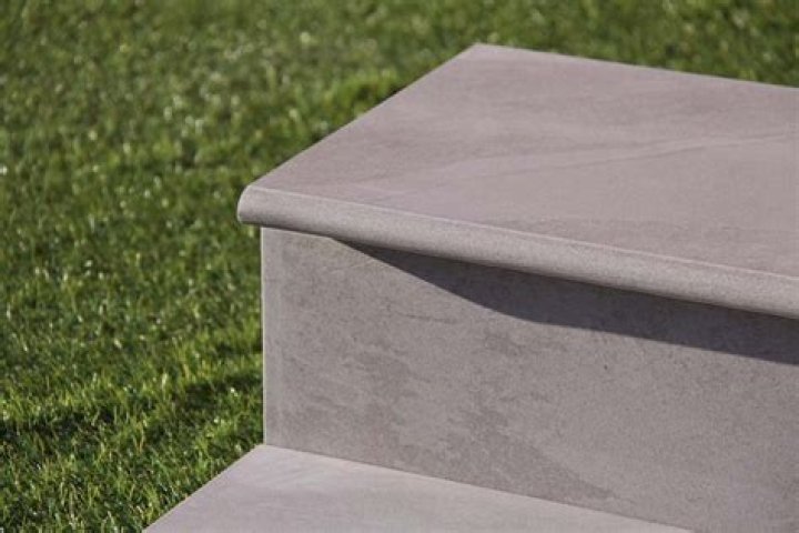 Can I bullnose porcelain tile?