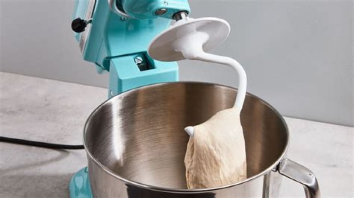 Can I mix dough in a blender?