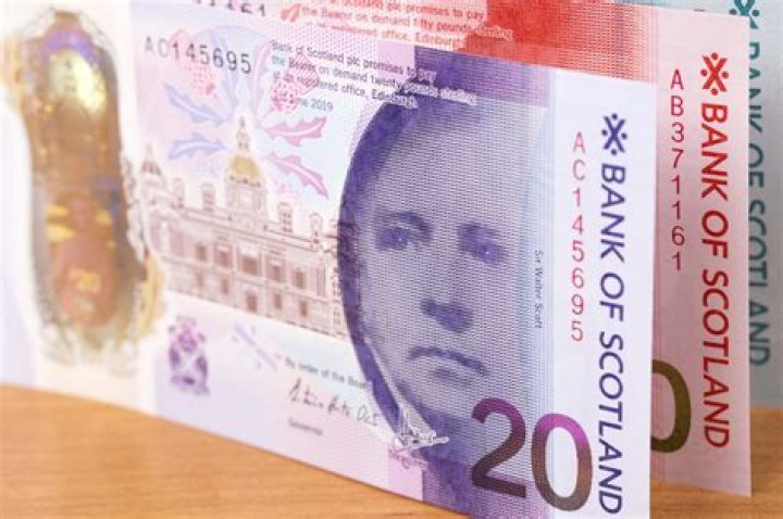 Can I pay Scottish notes into my bank?