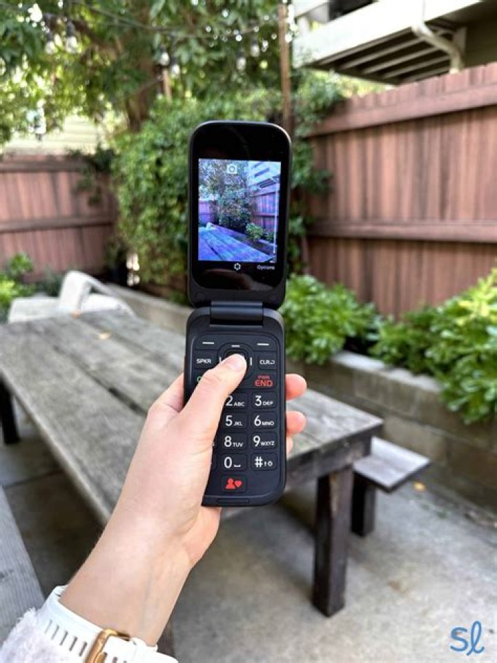 Can I use a consumer cellular phone with Verizon?