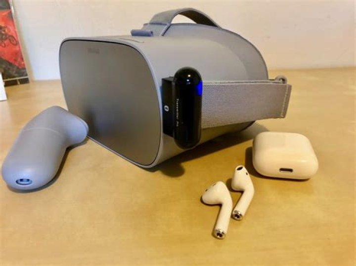 Can I use headphones with Oculus go?