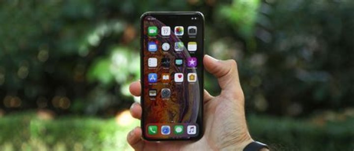 Can iPhone XS play 4k video?