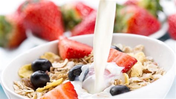Can milk hurt your stomach?