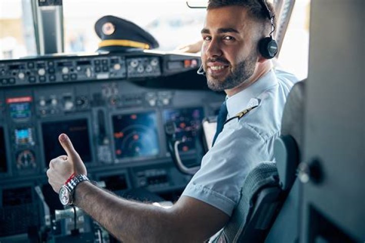 Can pilots have eye power?