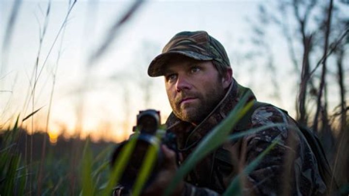 Can you bow hunt at night?