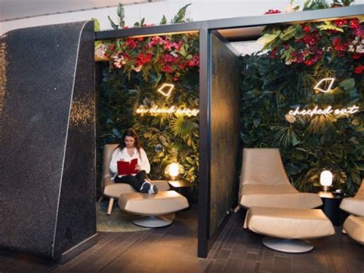Can you bring a guest into virgin Lounge?