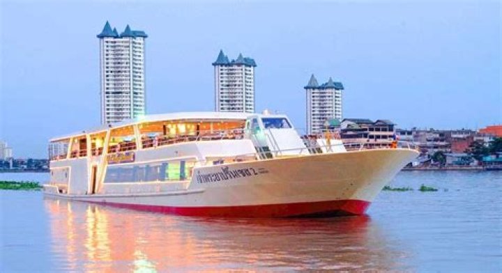 Can you drive from Bangkok to Vietnam?