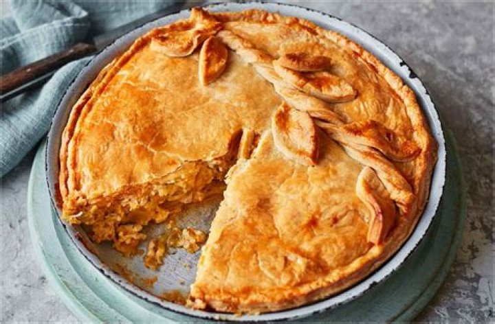 Can you freeze cooked cheese and onion pie?
