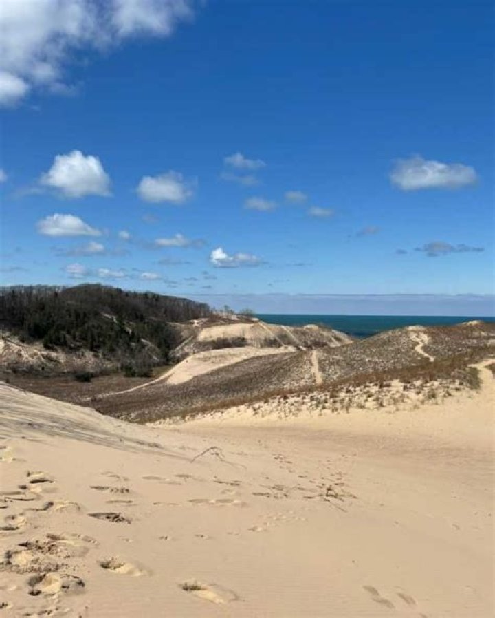 Can you hike at Warren Dunes?