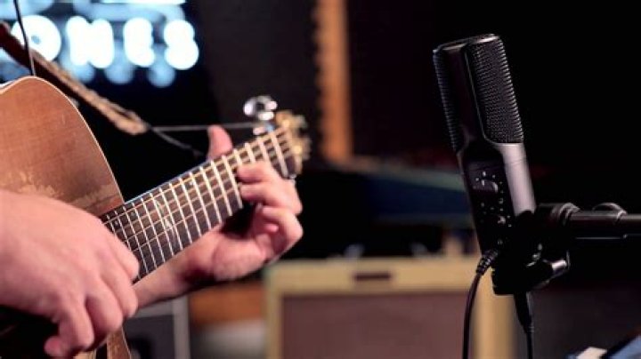 Can you play Rocksmith with a microphone?