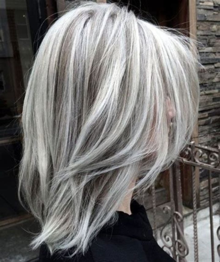 Can you put highlights in white hair?