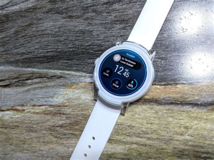 Can you text on the Ticwatch E?