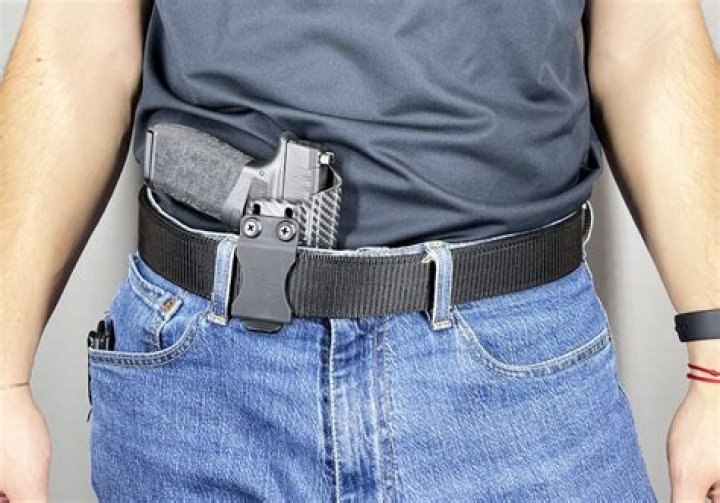 Can you tuck in your shirt with a IWB holster?