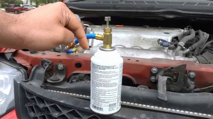 Can you use auto refrigerant in a refrigerator?