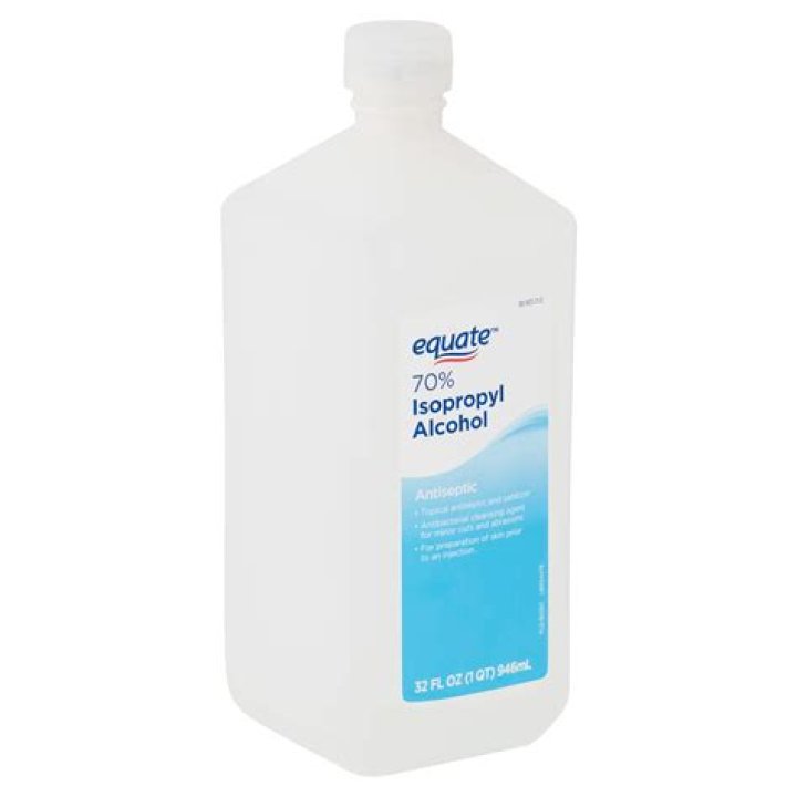 Can you use rubbing alcohol on a dog's paw?