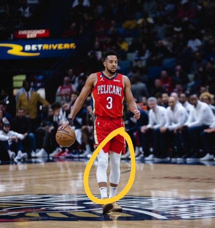 Can you wear long sleeves in the NBA?
