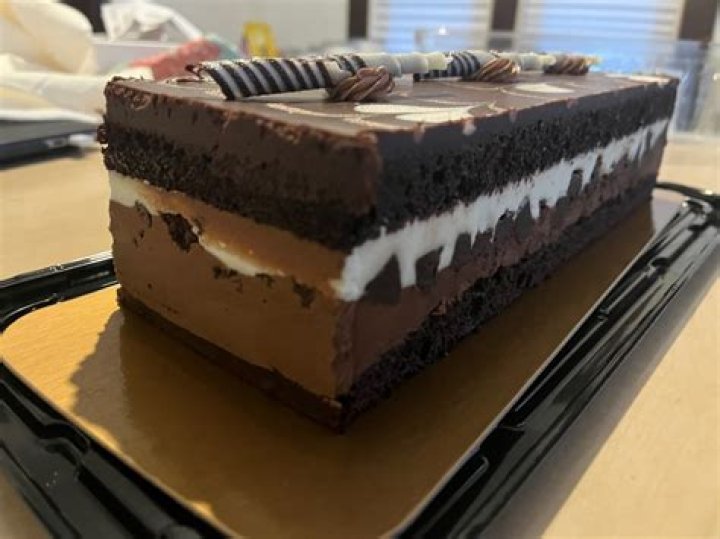 Did Costco discontinue chocolate cake?