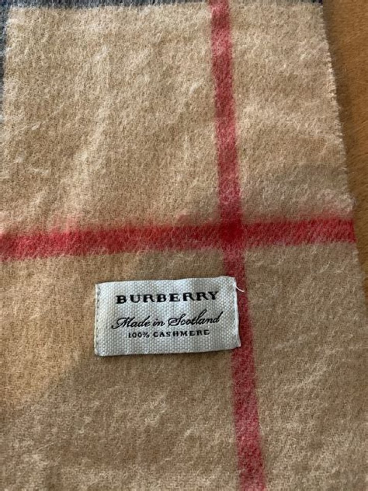 Do Burberry scarves go on sale?
