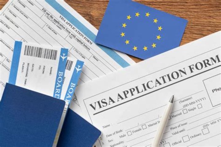 Do I need a visa to intern in France?