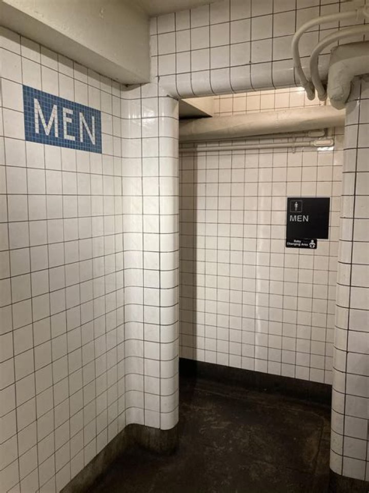 Do NYC Subway stations have restrooms?