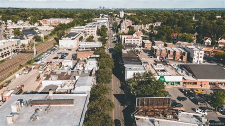Do permanent residents have to live in the US?