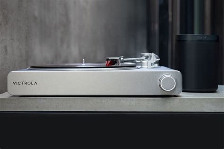 Do victrolas play records?