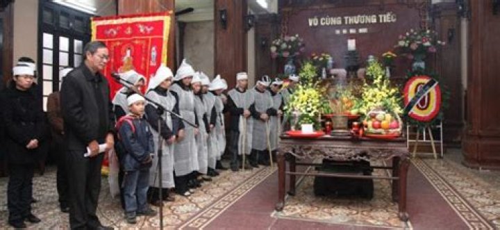 Do Vietnamese bury their dead?