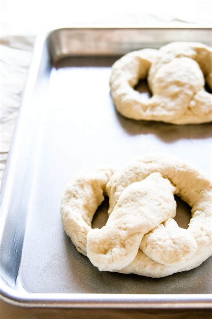 Do you have to boil pretzels?