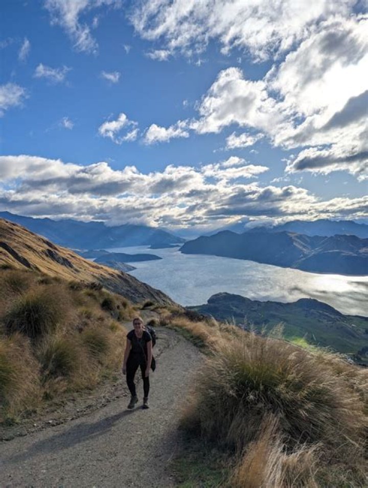 Do you need hiking boots for Roys Peak?