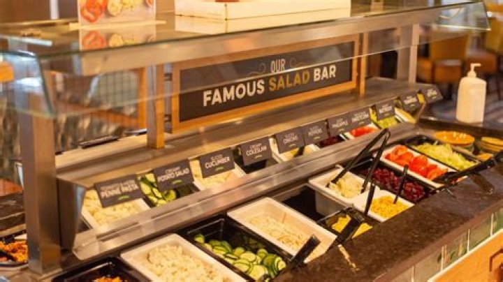 Do you still get salad at Harvester?