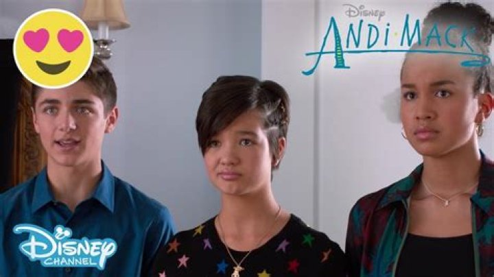 Does Andi Mack get into Sava?