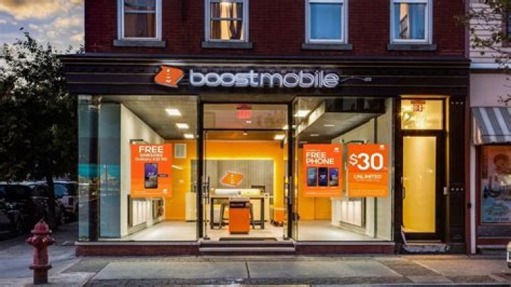 Does Boost Mobile hire felons?
