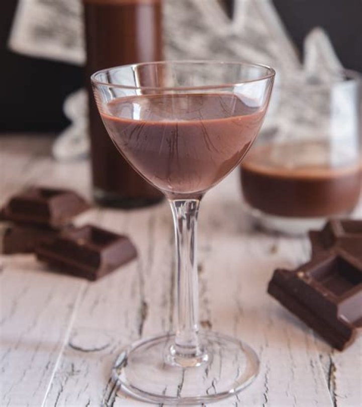Does chocolate liqueur have dairy?