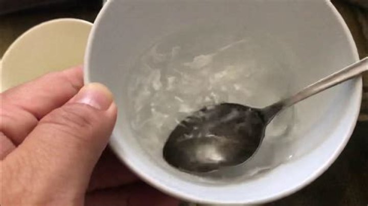 Does citric acid dissolve in water?
